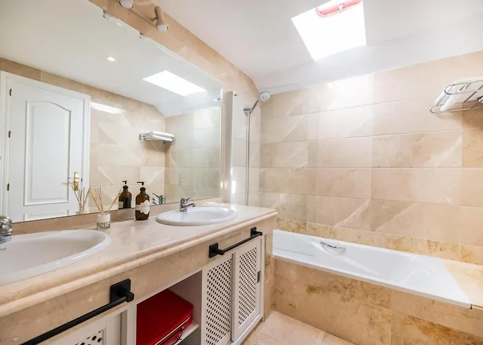 Appartamento Cozy 3 Bdrm Sunny Townhouse W Bbq And Pool