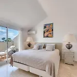 Cozy 3 Bdrm Sunny Townhouse W Bbq And Pool Apartman *