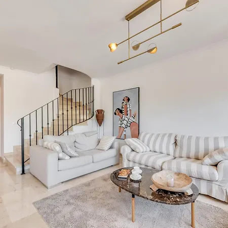 Cozy 3 Bdrm Sunny Townhouse W Bbq And Pool *