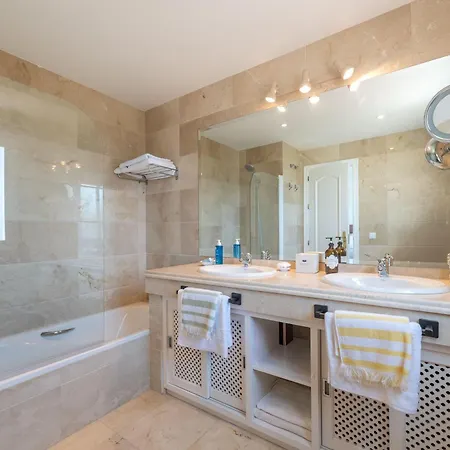 Apartment Cozy 3 Bdrm Sunny Townhouse W Bbq And Pool Marbella