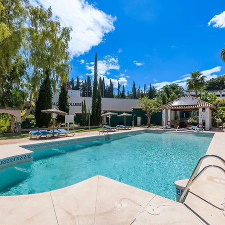 Daire Cozy 3 Bdrm Sunny Townhouse W Bbq And Pool