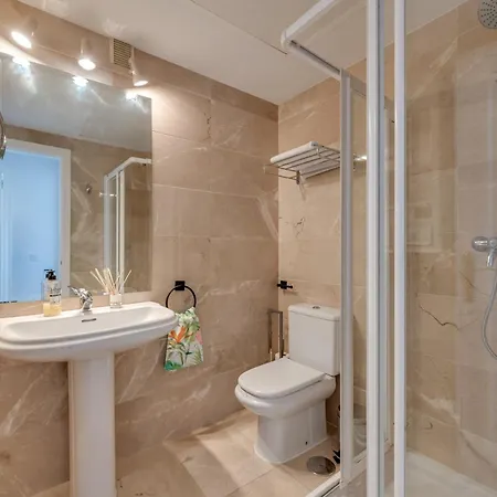 Cozy 3 Bdrm Sunny Townhouse W Bbq And Pool