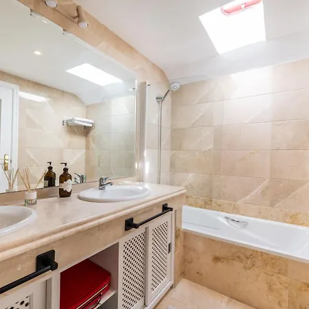 Daire Cozy 3 Bdrm Sunny Townhouse W Bbq And Pool