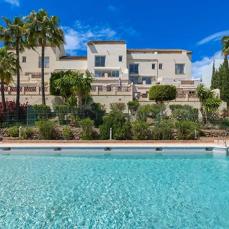 Daire Cozy 3 Bdrm Sunny Townhouse W Bbq And Pool Marbella