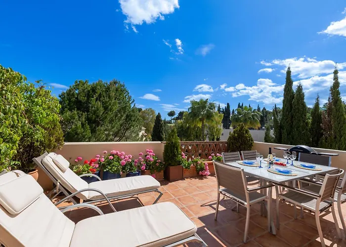 Cozy 3 Bdrm Sunny Townhouse W Bbq And Pool