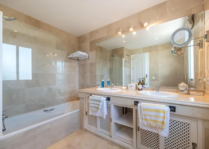Apartment Cozy 3 Bdrm Sunny Townhouse W Bbq And Pool Marbella