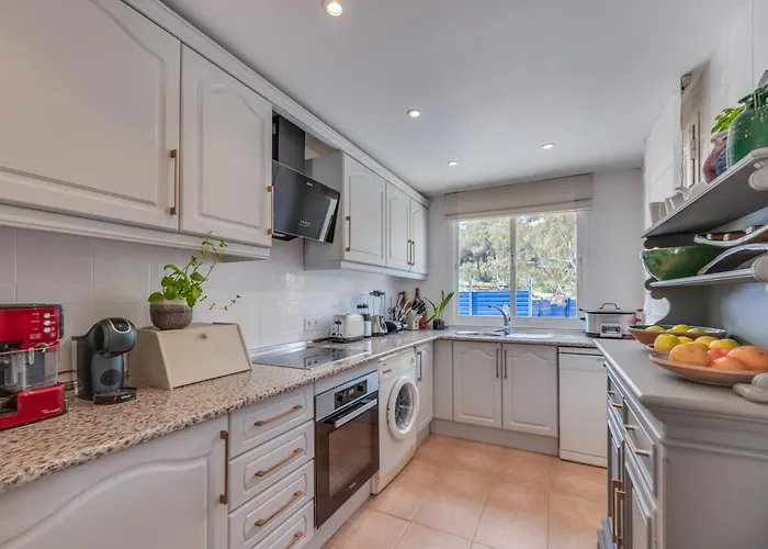 Apartment Cozy 3 Bdrm Sunny Townhouse W Bbq And Pool Marbella