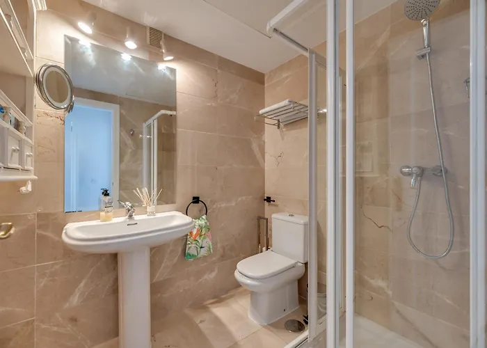 Cozy 3 Bdrm Sunny Townhouse W Bbq And Pool